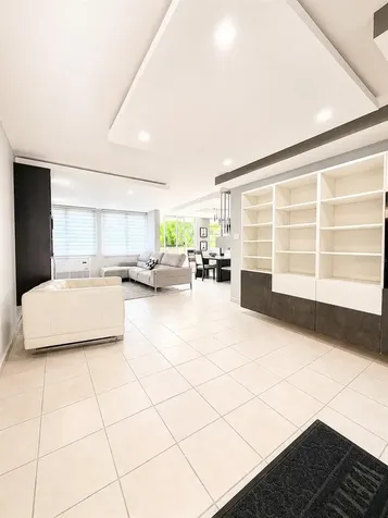 Avenue San Ignacio Prados Del Monte Guaynabo PR 00969