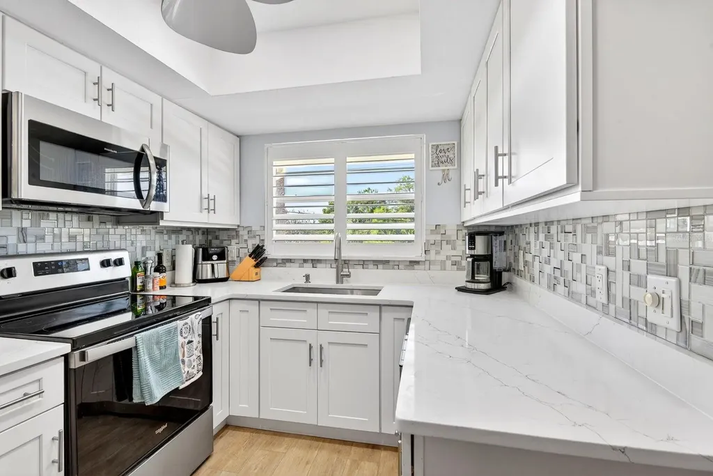 5934 7th Avenue W Bradenton FL 34209