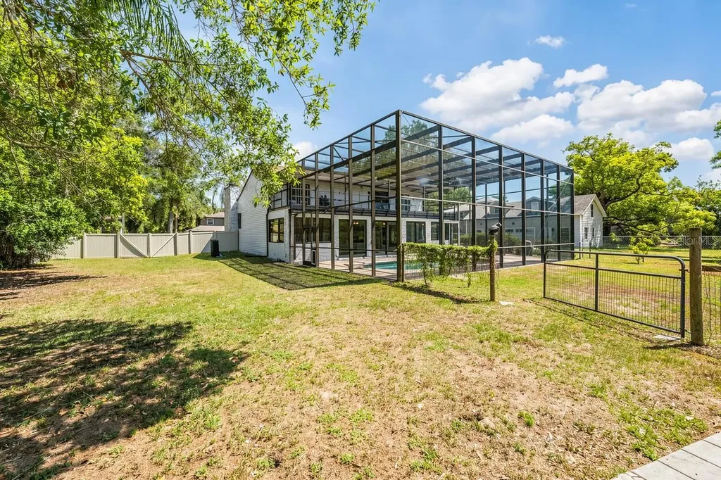 3304 Moran Road Tampa FL 33618