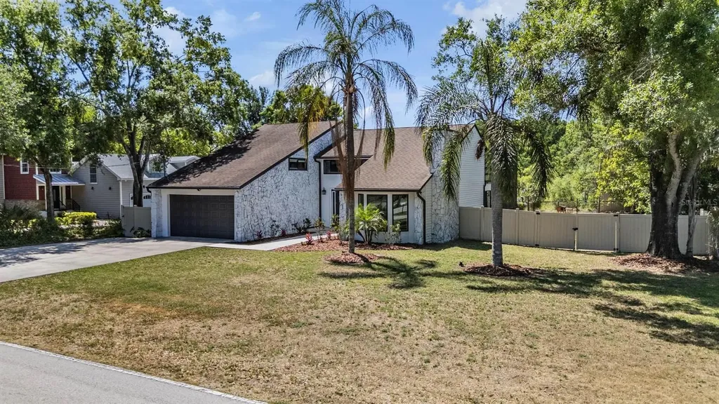 3304 Moran Road Tampa FL 33618