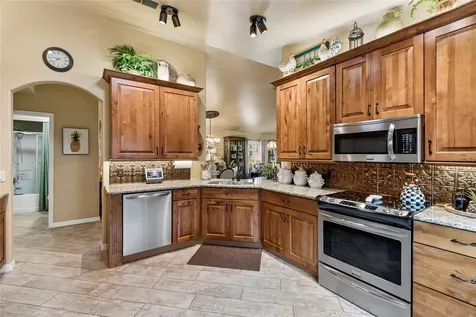 800 Vineyard Way Poinciana FL 34759