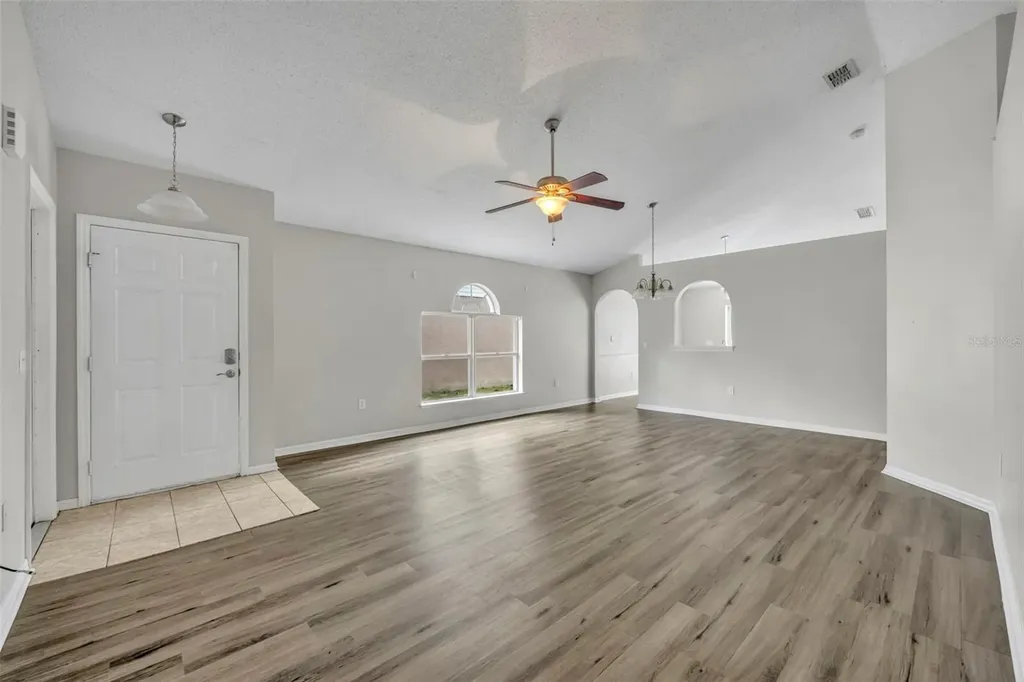 3147 Whispering Trails Street Winter Haven FL 33884