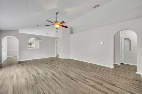 3147 Whispering Trails Street Winter Haven FL 33884