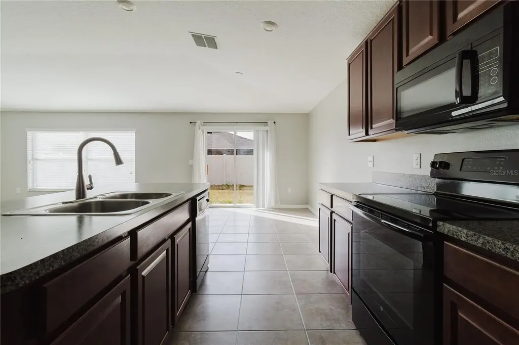 304 Cascade Bend Ruskin FL 33570