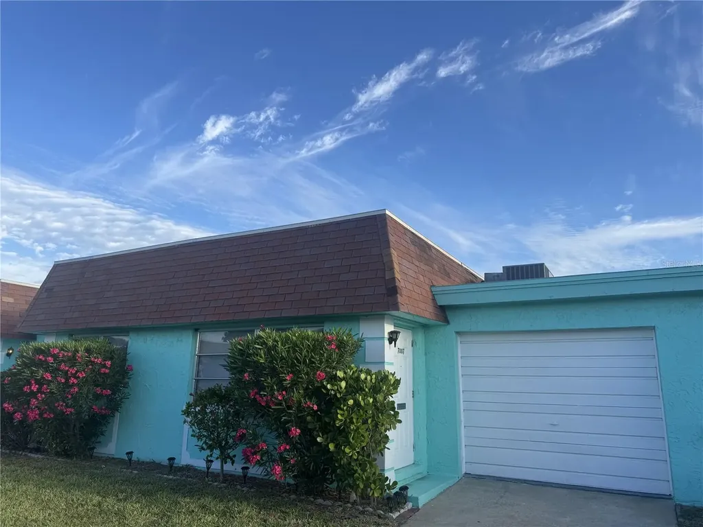 7007 Versailles N Pinellas Park FL 33781