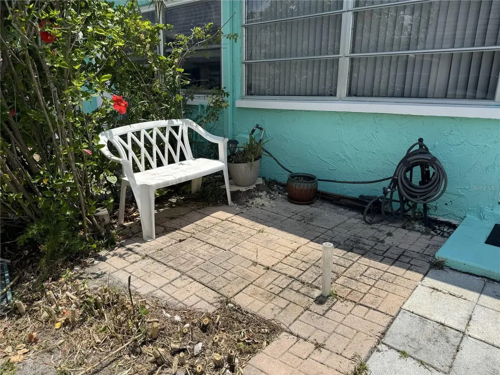7007 Versailles N Pinellas Park FL 33781