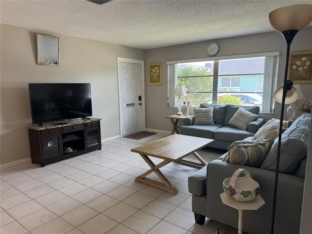 7007 Versailles N Pinellas Park FL 33781