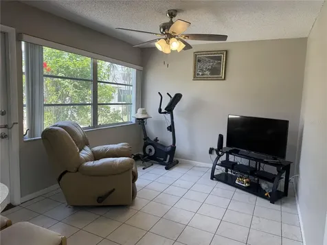 7007 Versailles N Pinellas Park FL 33781