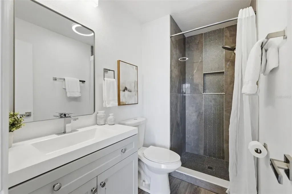 1555 Chateaux De Ville Court Clearwater FL 33764