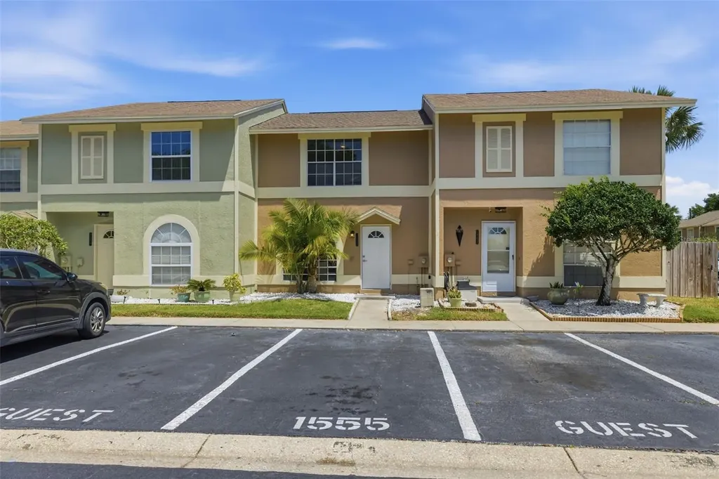 1555 Chateaux De Ville Court Clearwater FL 33764