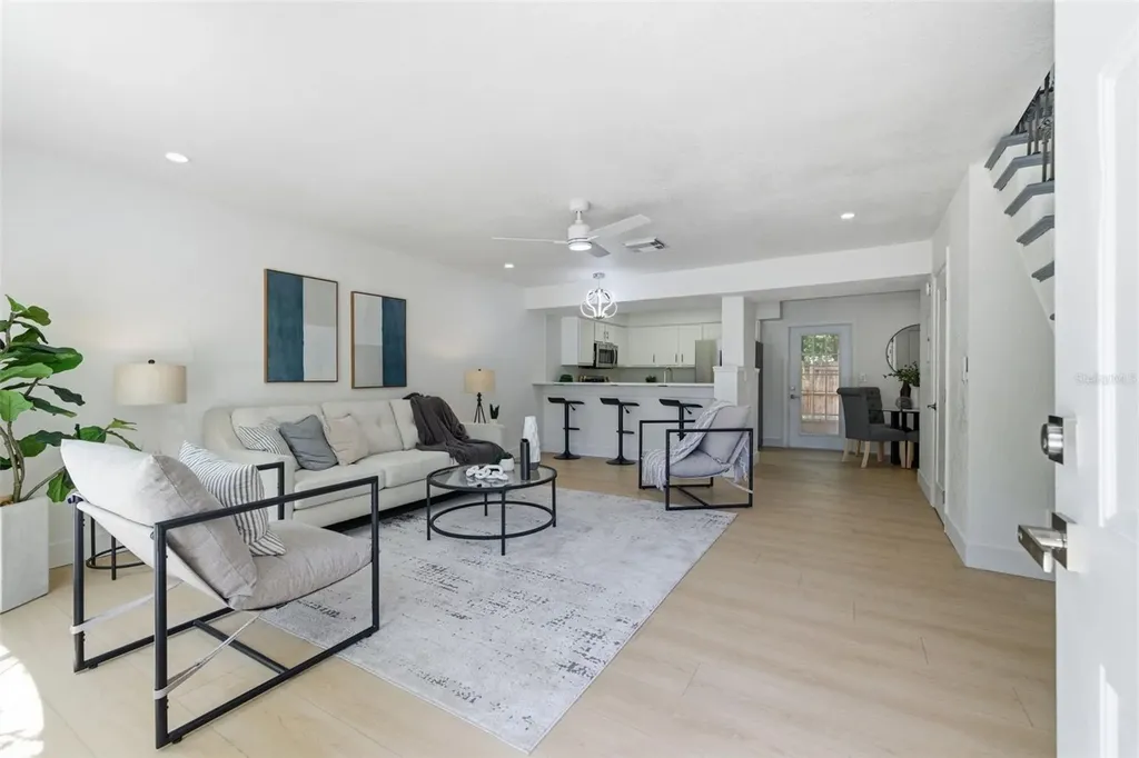 1555 Chateaux De Ville Court Clearwater FL 33764