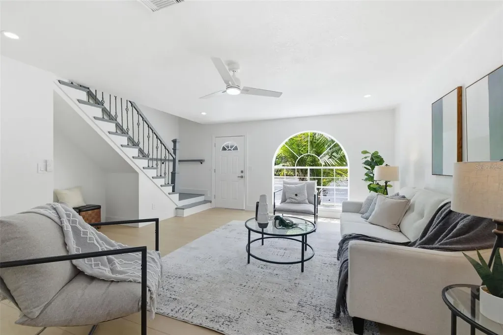 1555 Chateaux De Ville Court Clearwater FL 33764