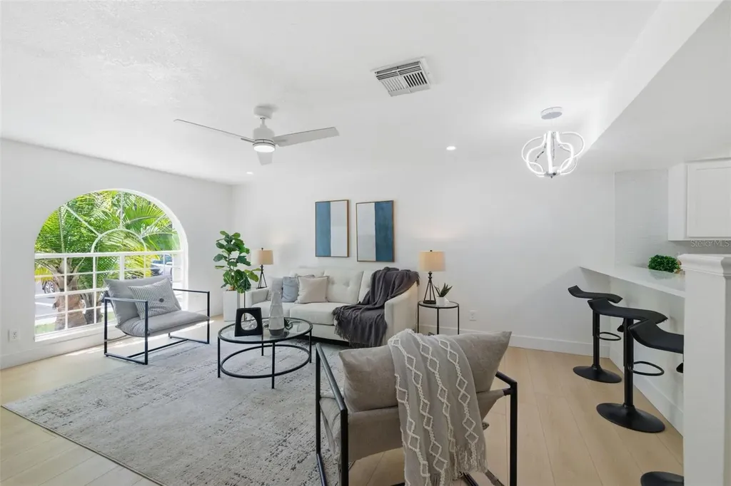 1555 Chateaux De Ville Court Clearwater FL 33764