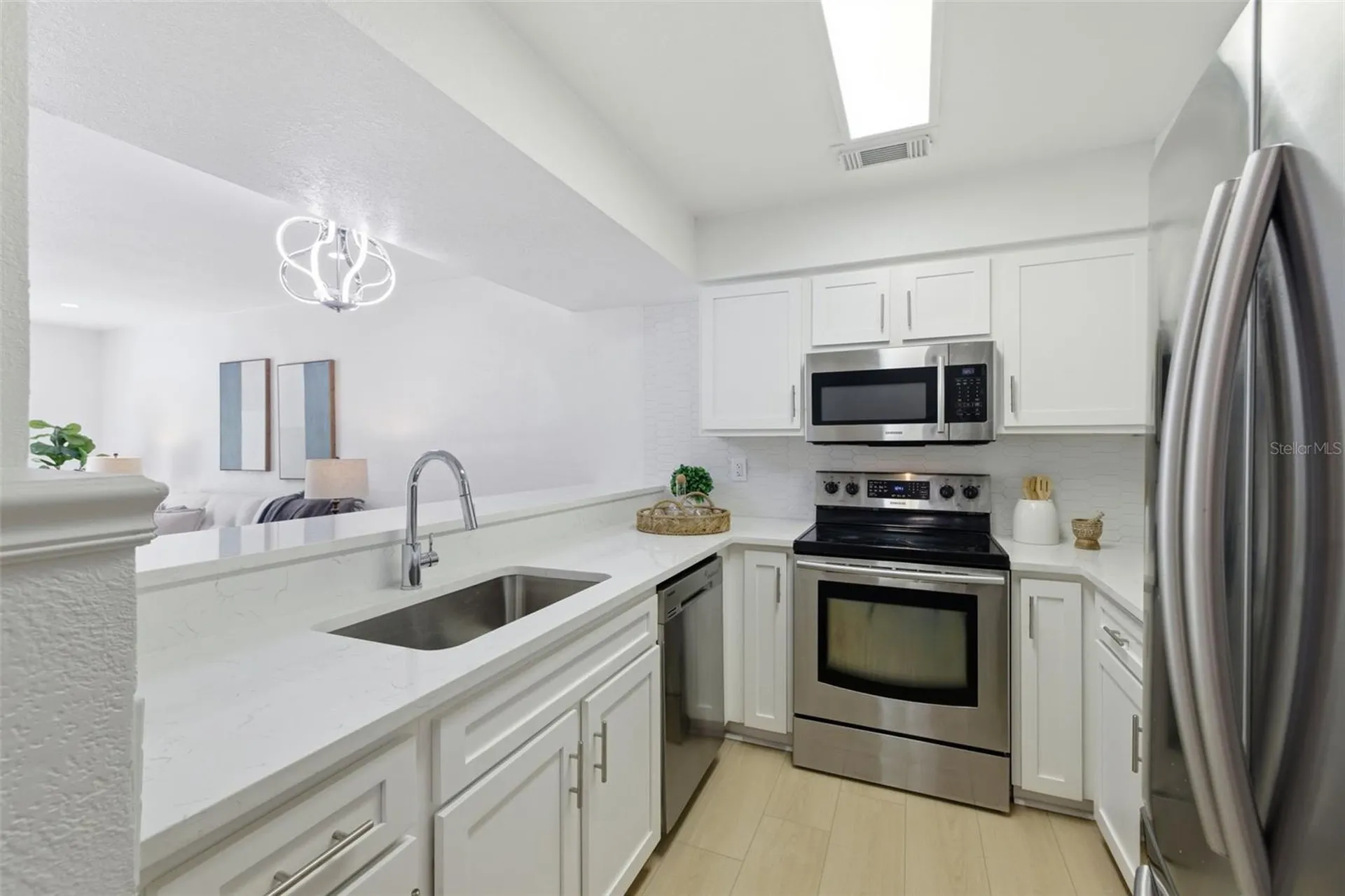 1555 Chateaux De Ville Court Clearwater FL 33764