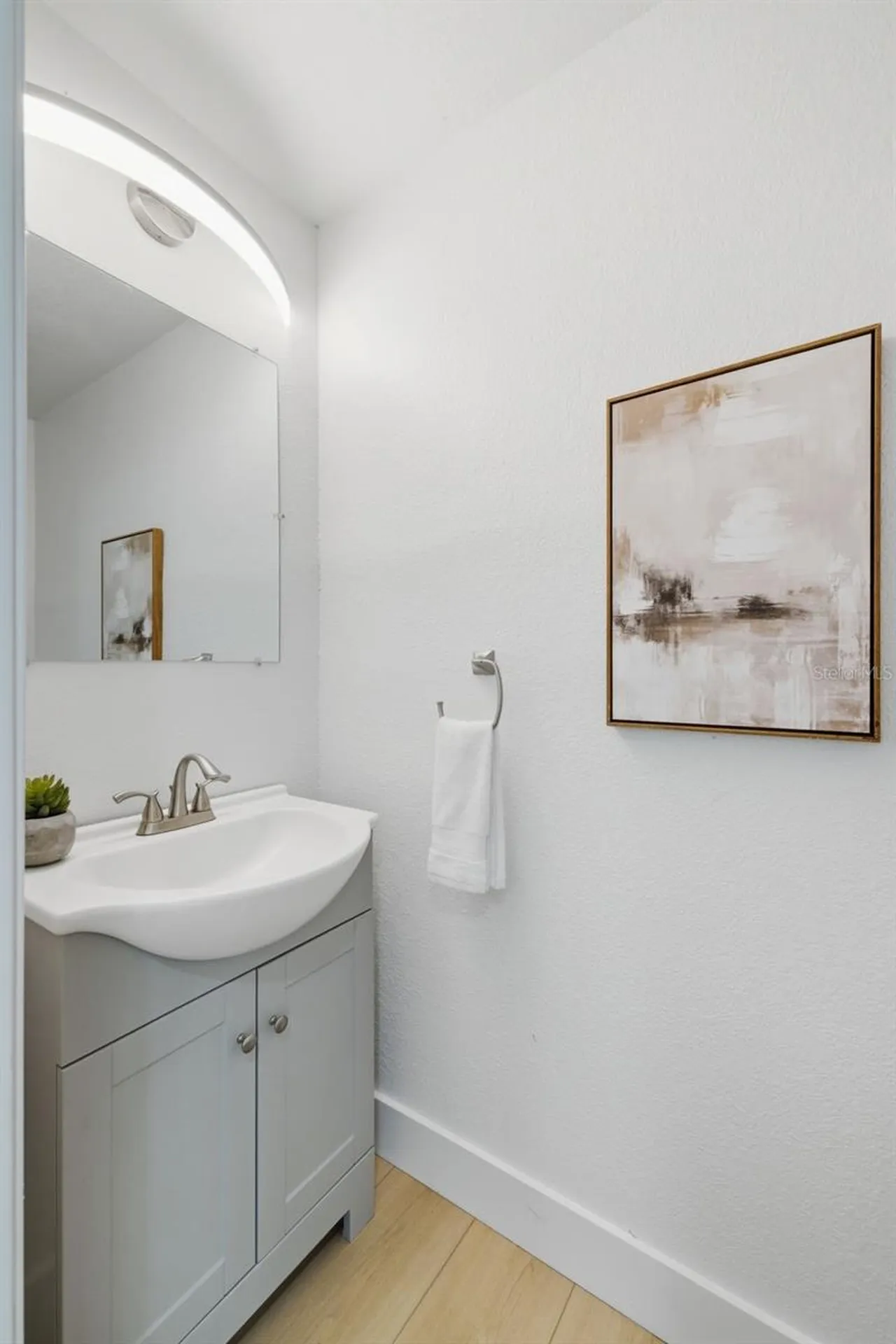 1555 Chateaux De Ville Court Clearwater FL 33764
