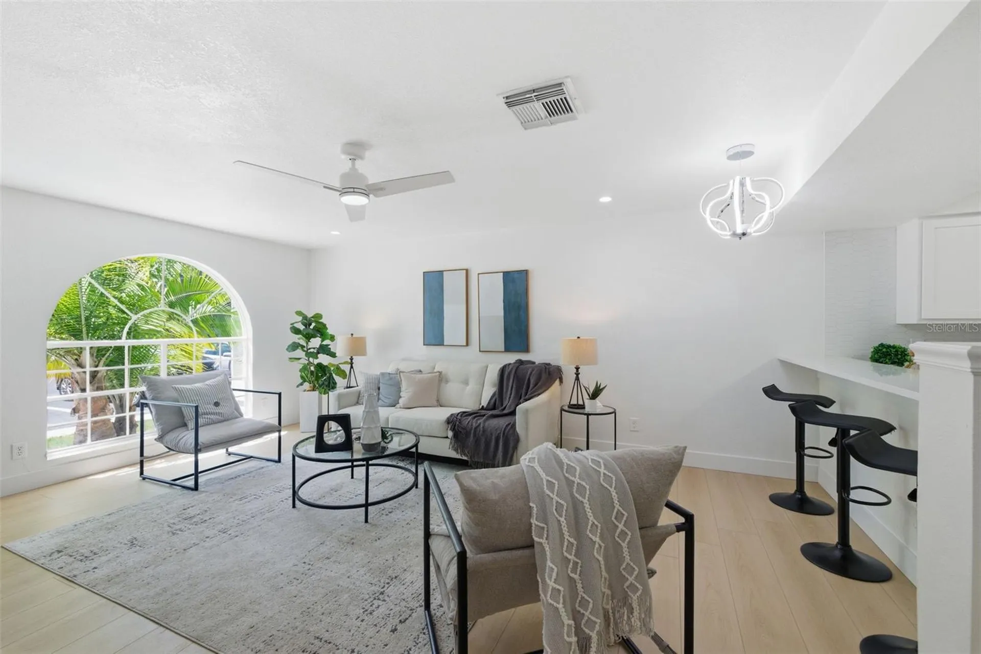 1555 Chateaux De Ville Court Clearwater FL 33764