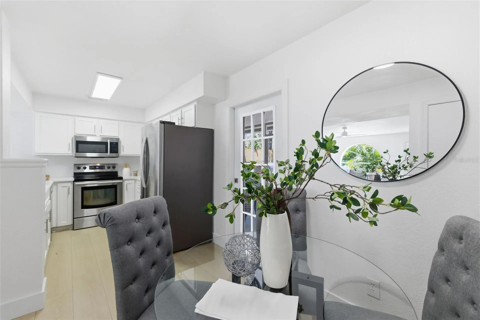 1555 Chateaux De Ville Court Clearwater FL 33764