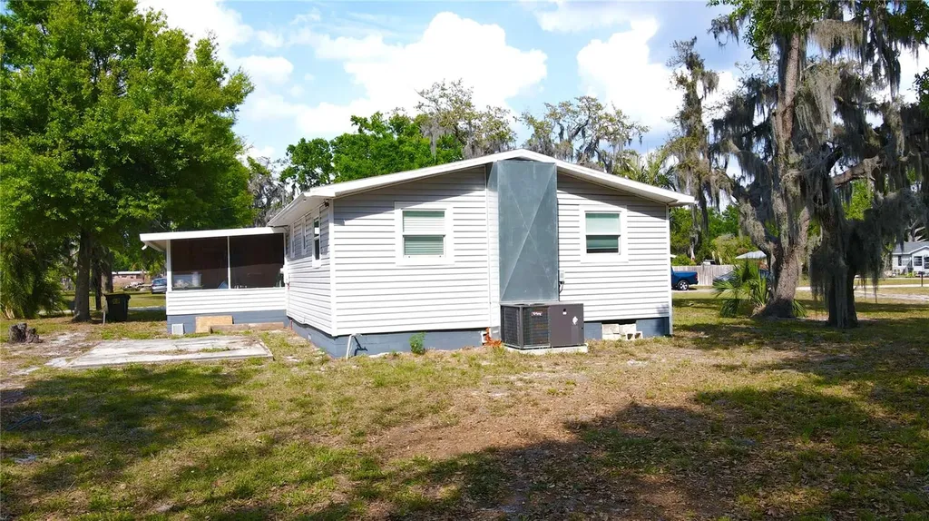 111 NE Palencia Road Auburndale FL 33823