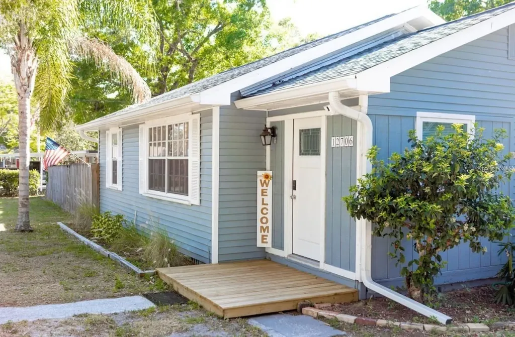 12706 Forest Street Tampa FL 33612