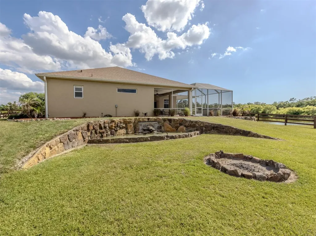 8140 260th Street E Myakka City FL 34251