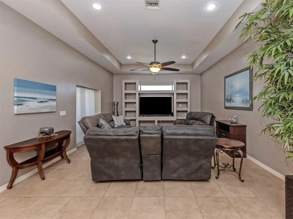 8140 260th Street E Myakka City FL 34251