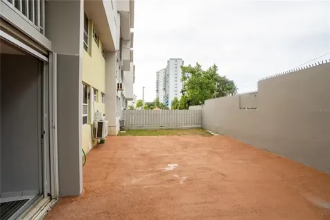 Cond Caparra Chalets 8 Guaynabo PR 00966
