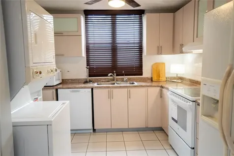Cond Caparra Chalets 8 Guaynabo PR 00966