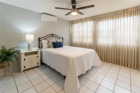 Cond Caparra Chalets 8 Guaynabo PR 00966