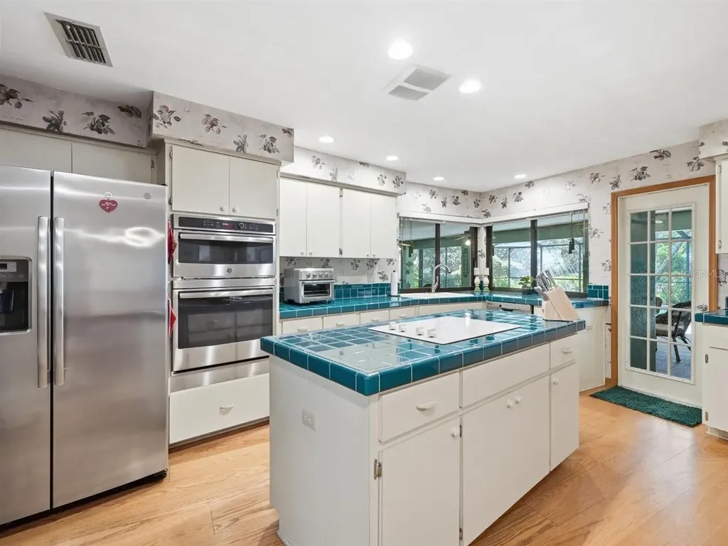 5046 Barrowe Drive Tampa FL 33624