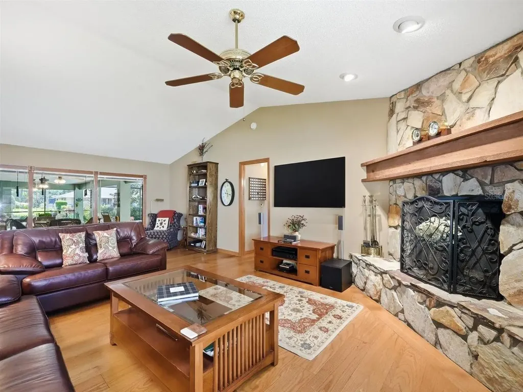 5046 Barrowe Drive Tampa FL 33624