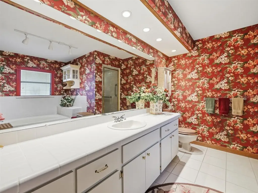 5046 Barrowe Drive Tampa FL 33624