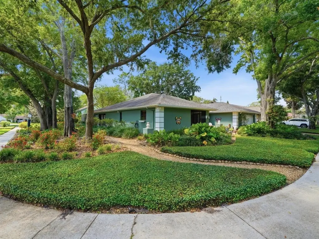 5046 Barrowe Drive Tampa FL 33624