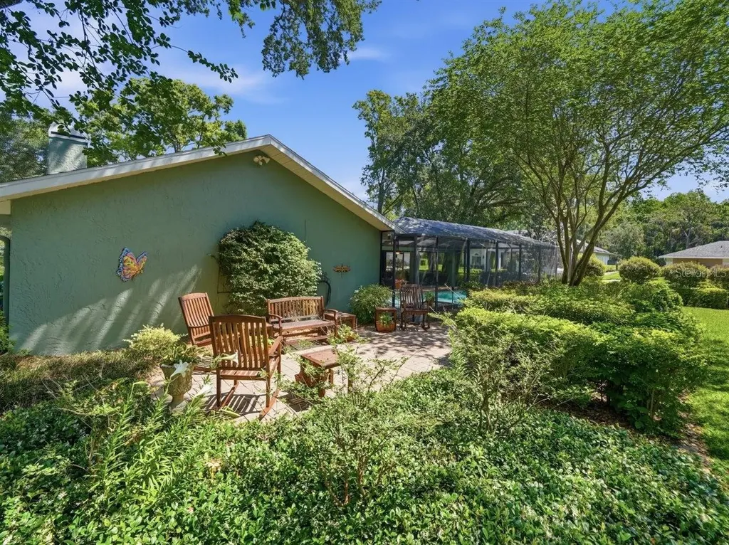 5046 Barrowe Drive Tampa FL 33624