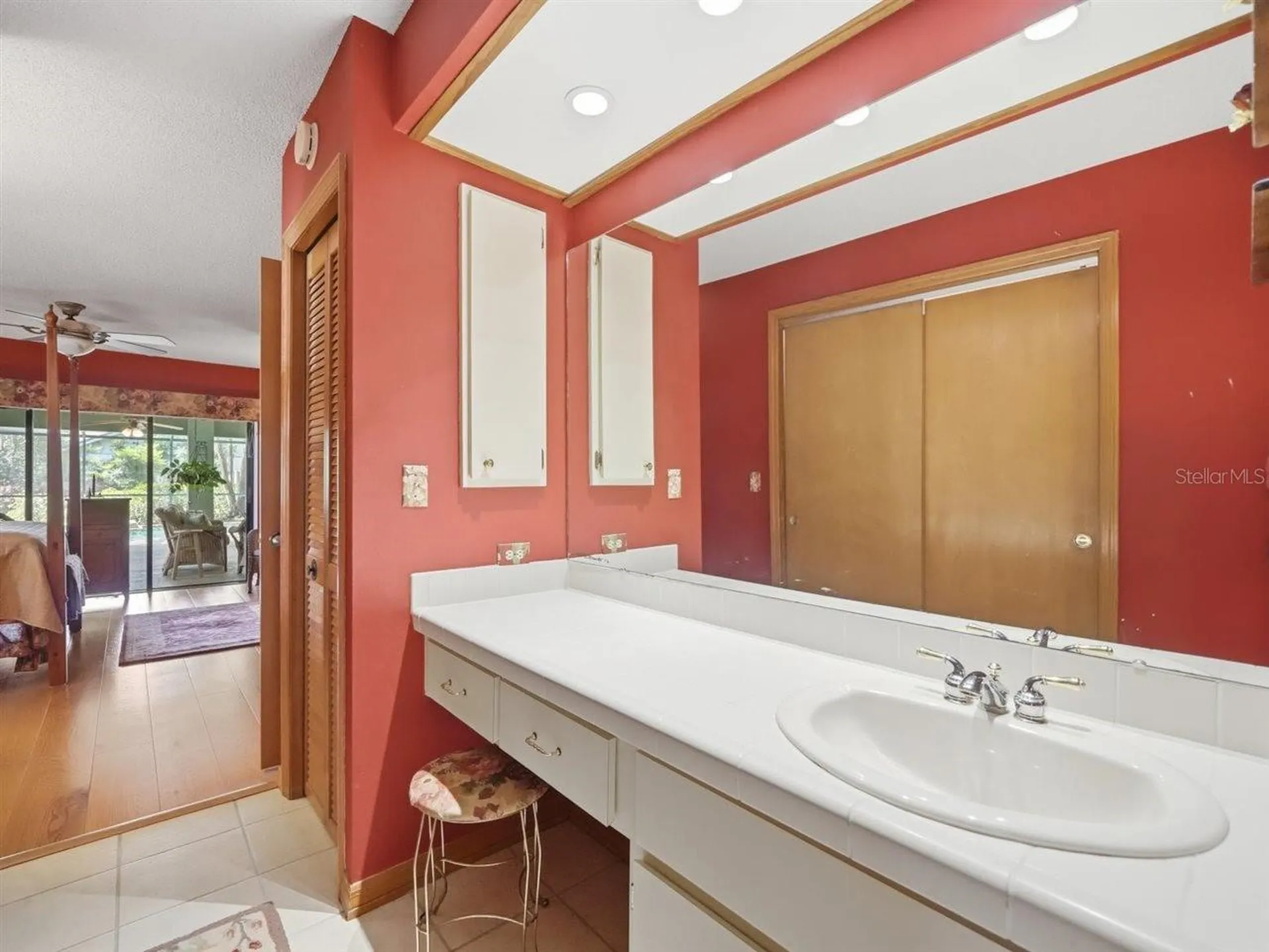 5046 Barrowe Drive Tampa FL 33624
