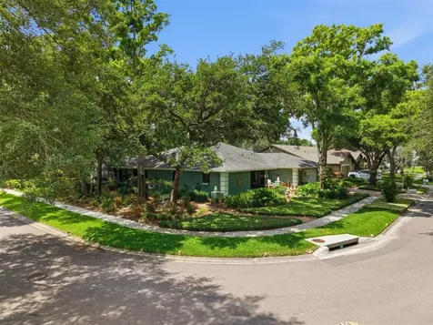 5046 Barrowe Drive Tampa FL 33624