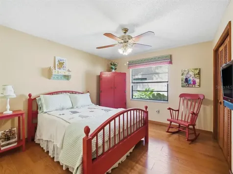 5046 Barrowe Drive Tampa FL 33624