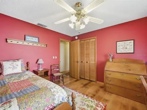 5046 Barrowe Drive Tampa FL 33624