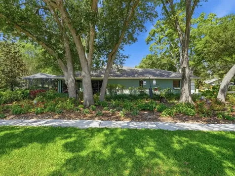 5046 Barrowe Drive Tampa FL 33624