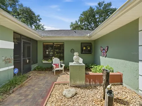 5046 Barrowe Drive Tampa FL 33624