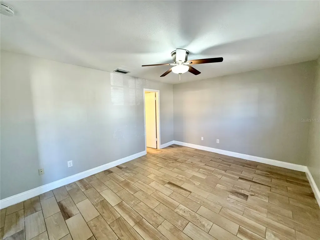 7048 Hollowell Drive Tampa FL 33634