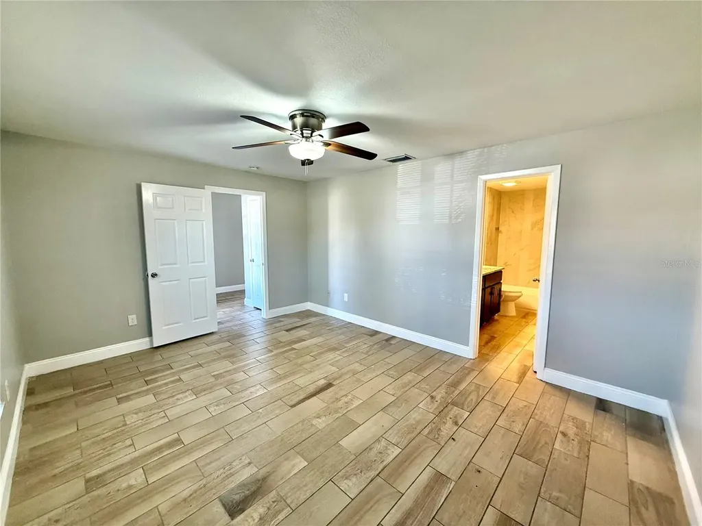 7048 Hollowell Drive Tampa FL 33634
