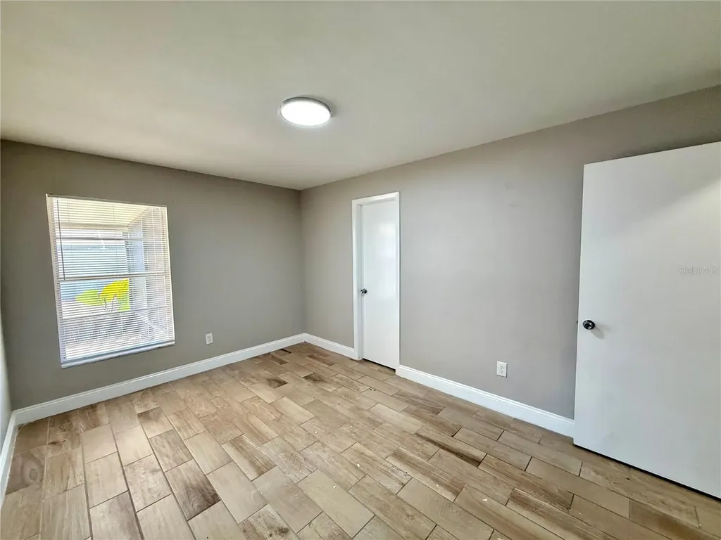 7048 Hollowell Drive Tampa FL 33634