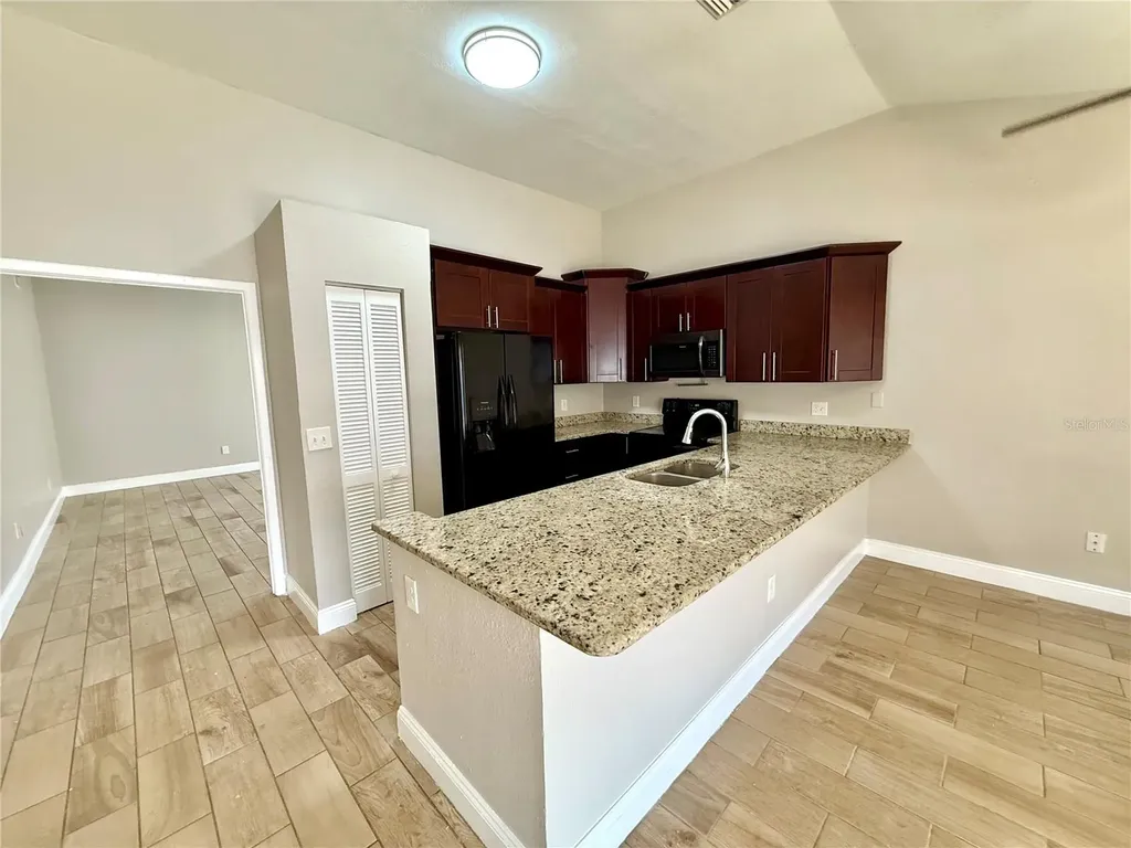 7048 Hollowell Drive Tampa FL 33634