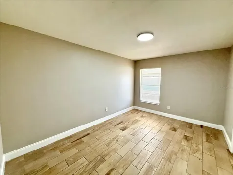 7048 Hollowell Drive Tampa FL 33634