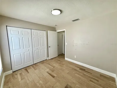 7048 Hollowell Drive Tampa FL 33634