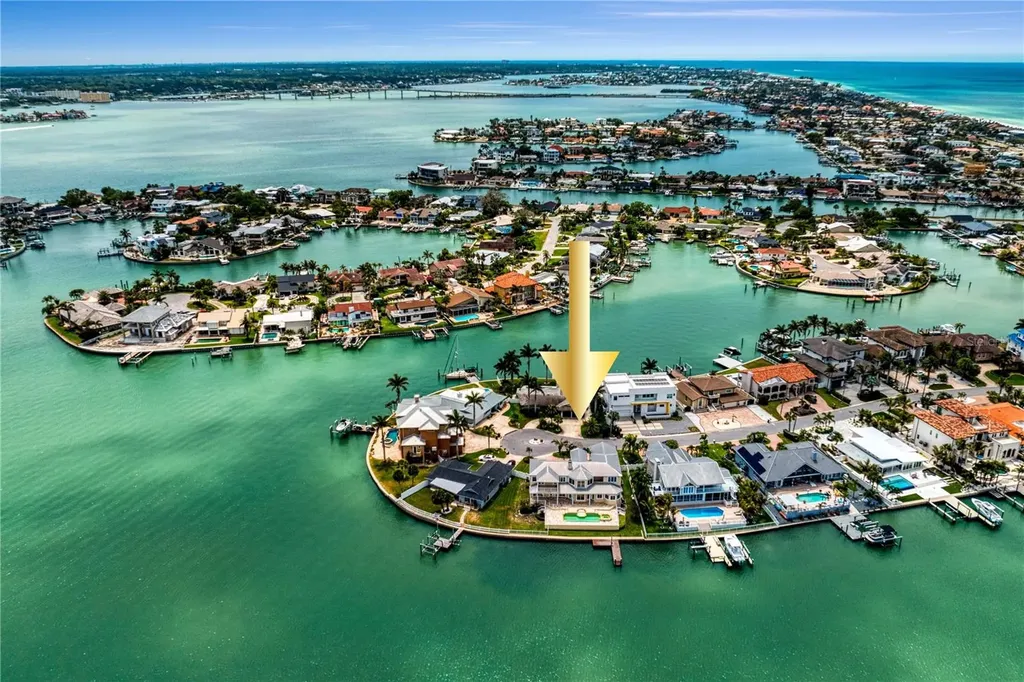 215 Harrison Avenue Belleair Beach FL 33786
