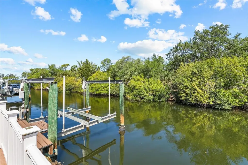 1114 Marina Drive Tarpon Springs FL 34689