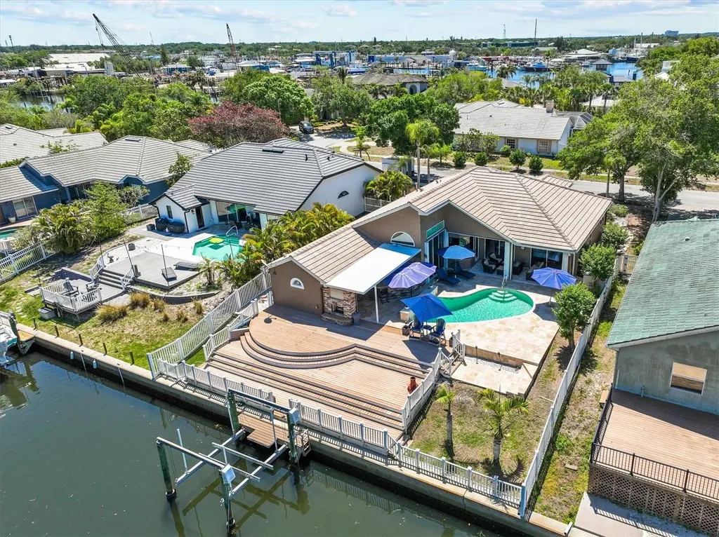 1114 Marina Drive Tarpon Springs FL 34689