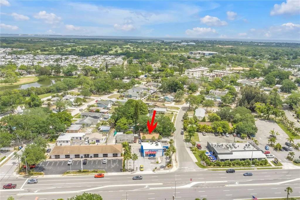 110 NE Monroe Circle N St Petersburg FL 33702