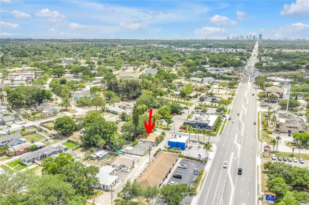 110 NE Monroe Circle N St Petersburg FL 33702
